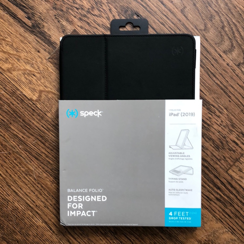 NWT Speck iPad adjustable folio (black - 2019)